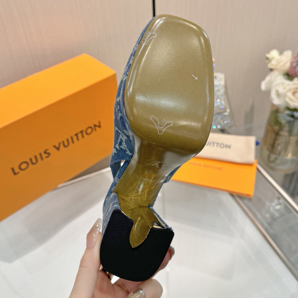 Louis Vuitton, Women Pump