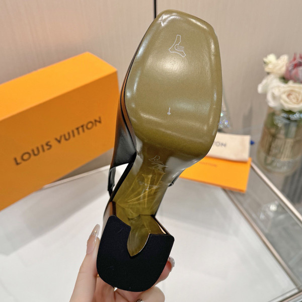 Louis Vuitton, Women Pump
