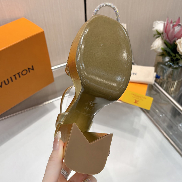Louis Vuitton, Women Pump