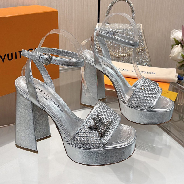 Louis Vuitton, Women Pump