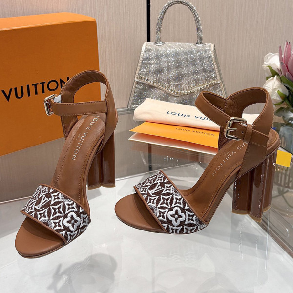 Louis Vuitton, Women Pump