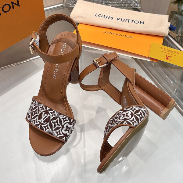 Louis Vuitton, Women Pump