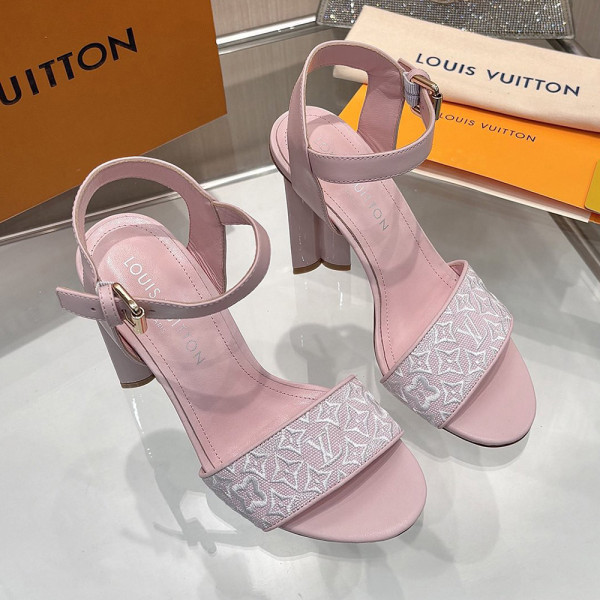 Louis Vuitton, Women Pump