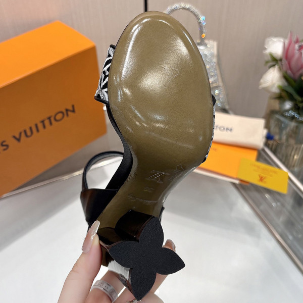 Louis Vuitton, Women Pump