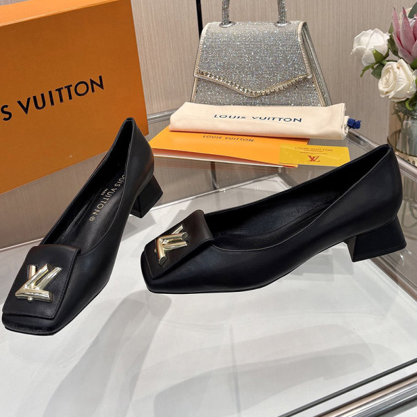 Louis Vuitton, Women Pump