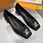 Louis Vuitton, Women Pump