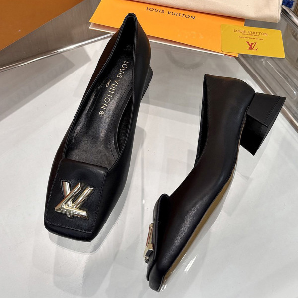 Louis Vuitton, Women Pump