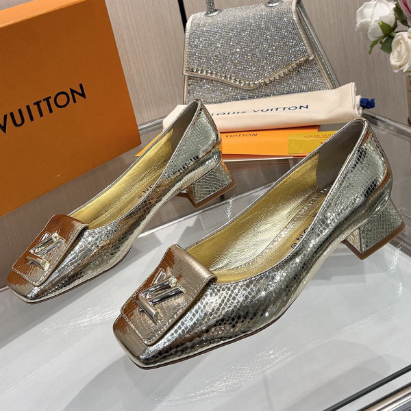 Louis Vuitton, Women Pump