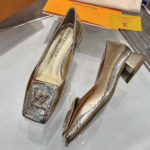 Louis Vuitton, Women Pump