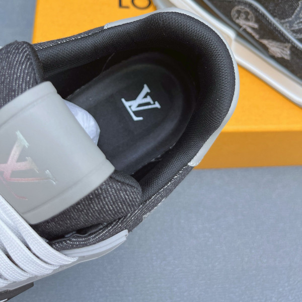 Louis Vuitton, Men Sneaker