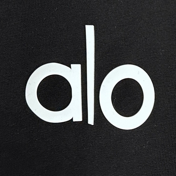 Alo Yoga, Dames T‑Shirt