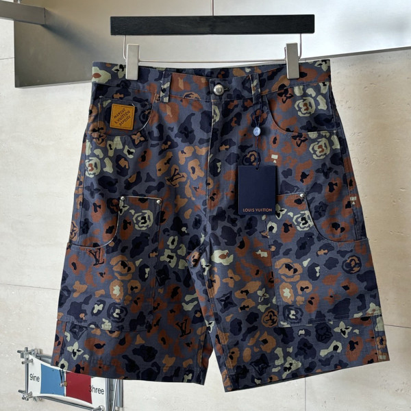 Louis Vuitton, Men Short, Grey