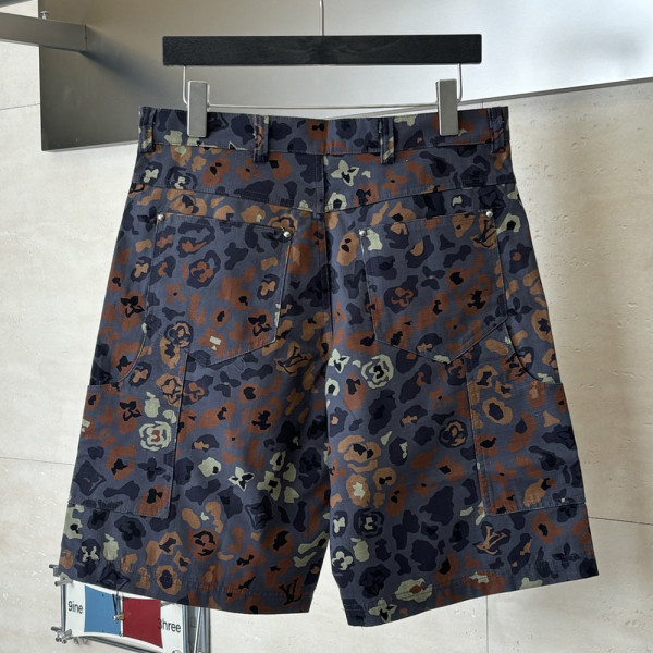 Louis Vuitton, Men Short, Grey