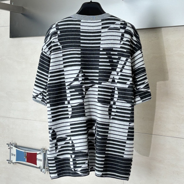 Louis Vuitton, Men T-Shirt, Grey