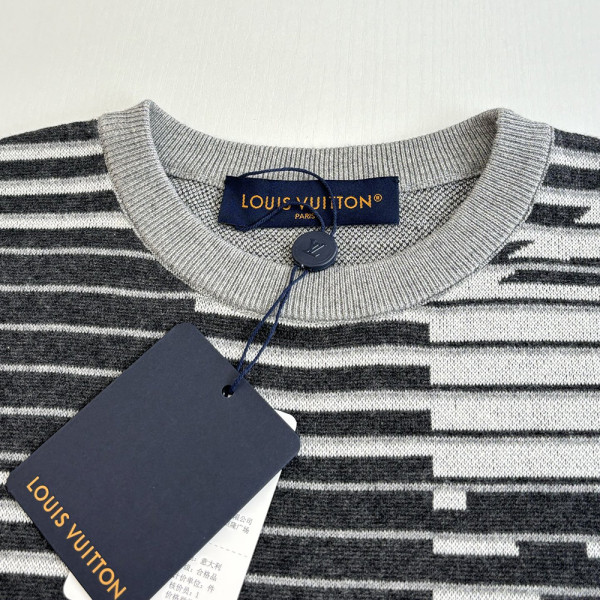 Louis Vuitton, Men T-Shirt, Grey