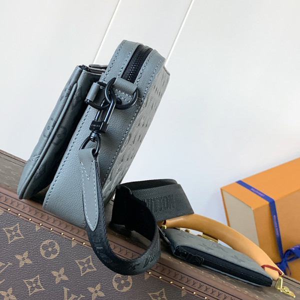 Louis Vuitton, Unisex Bag, Black