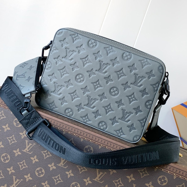 Louis Vuitton, Unisex Bag, Black