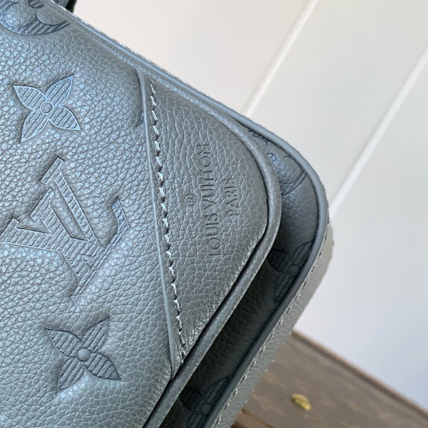 Louis Vuitton, Unisex Bag, Black