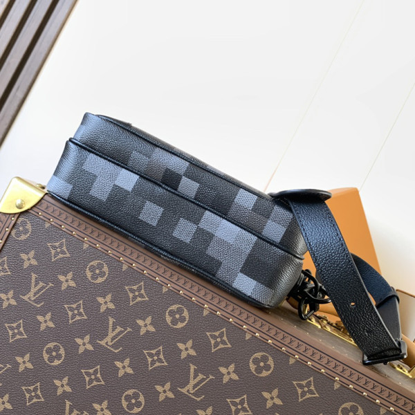 Louis Vuitton, Unisex Tas, Zwart