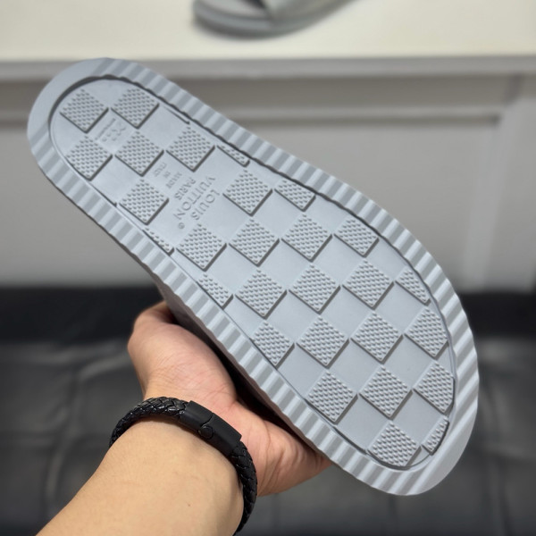 Louis Vuitton, Men Slipper