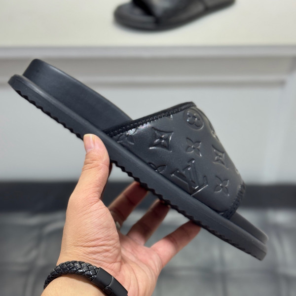 Louis Vuitton, Men Slipper