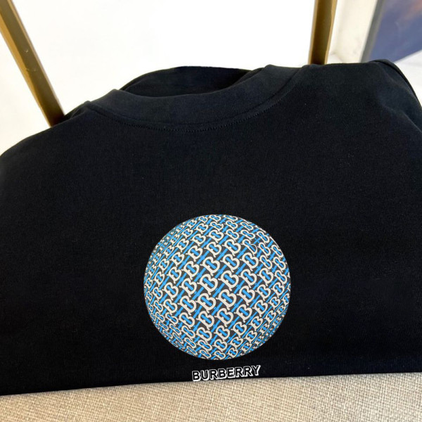 Burberry, Men T-Shirt