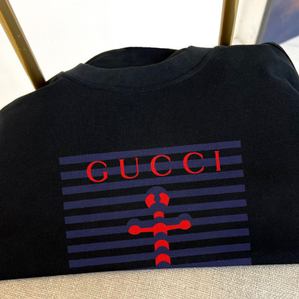 Gucci, Men T-Shirt