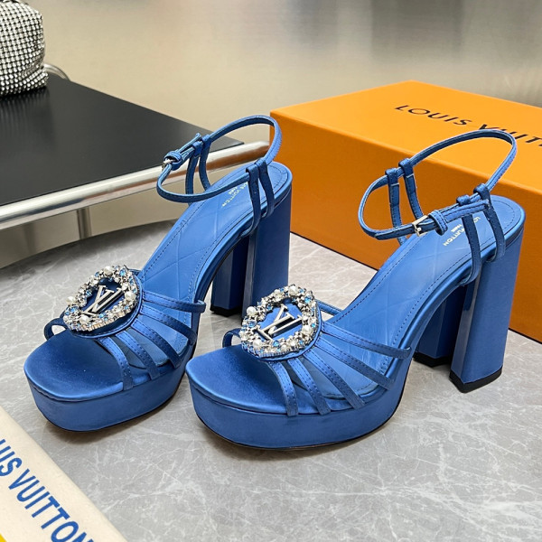 Louis Vuitton, Women Pump