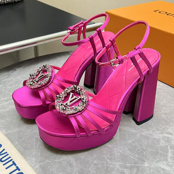 Louis Vuitton, Women Pump