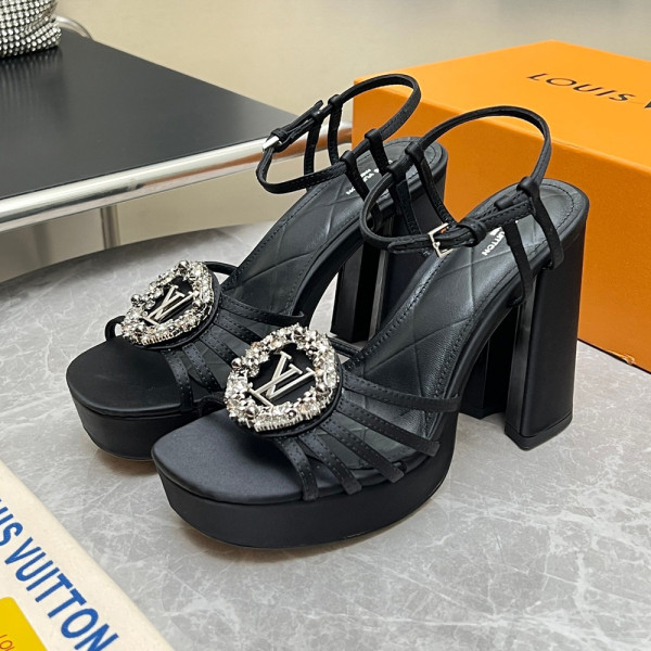 Louis Vuitton, Women Pump