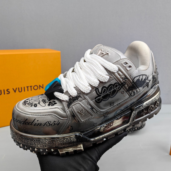 Louis Vuitton, Men Sneaker, Grey