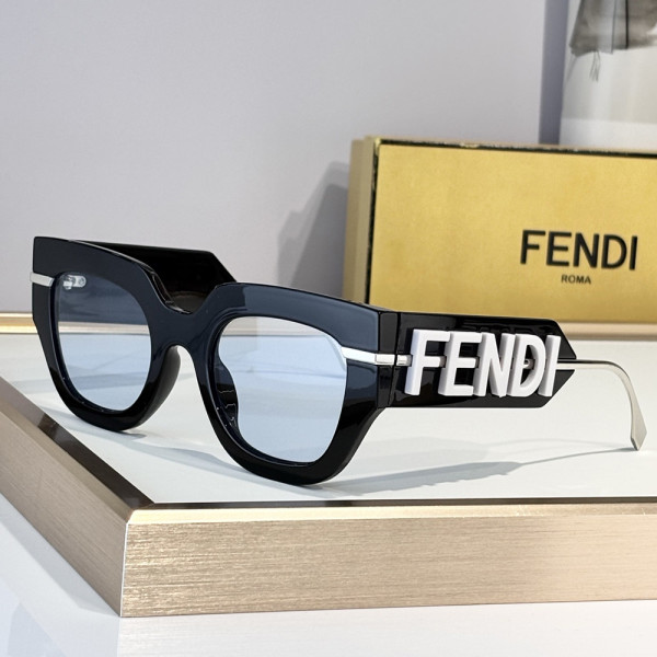Fendi, Women Sunglasses