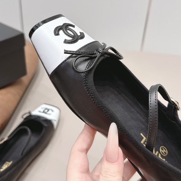 Chanel, Women Flat