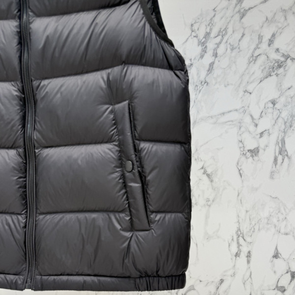 Burberry, Men Vest