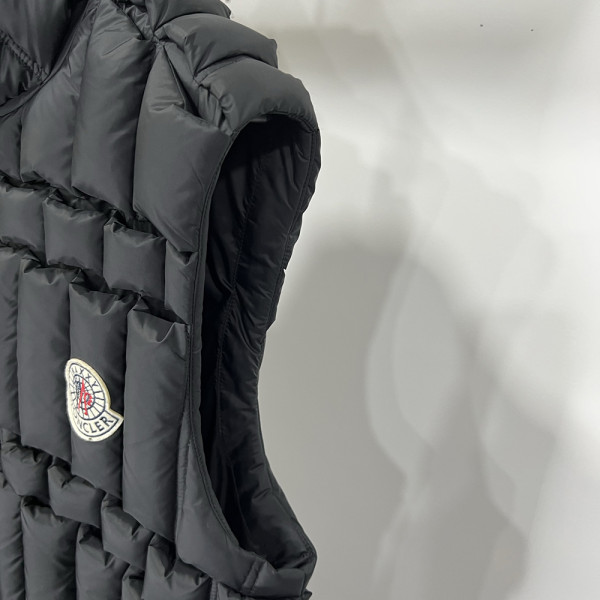Moncler, Men Vest