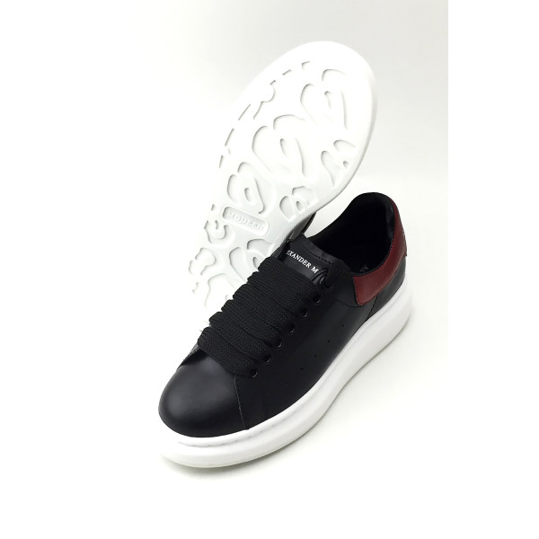 Alexander Mcqueen, Dames Sneakers, Zwart Bordeaux Oversized