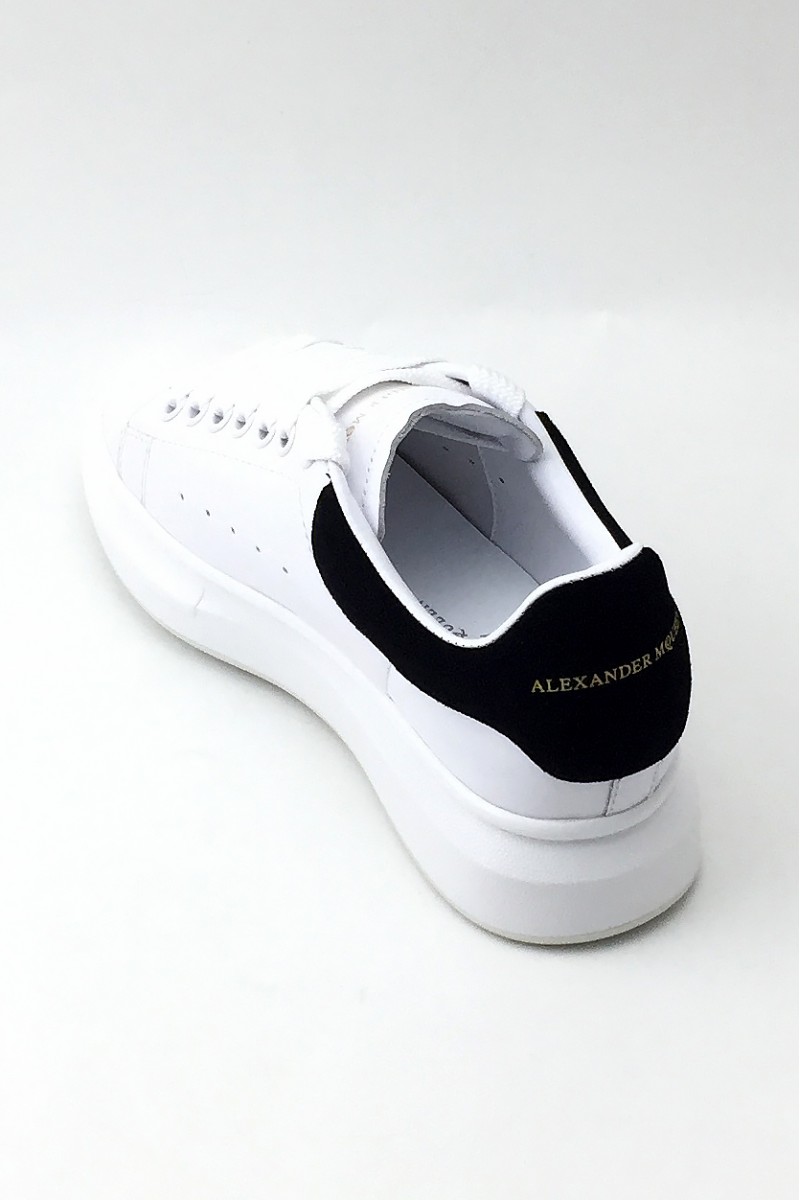 Alexander Mcqueen, Dames Sneakers, Wit Zwart Oversized