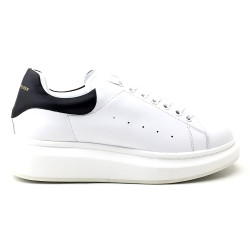 Alexander Mcqueen, Dames Sneakers, Wit Zwart Oversized