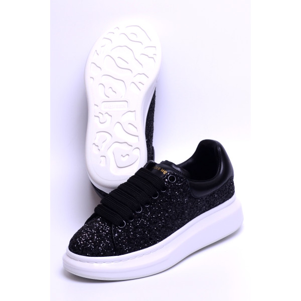 Alexander Mcqueen, Dames Oversized Sneakers, Zwart Oversized