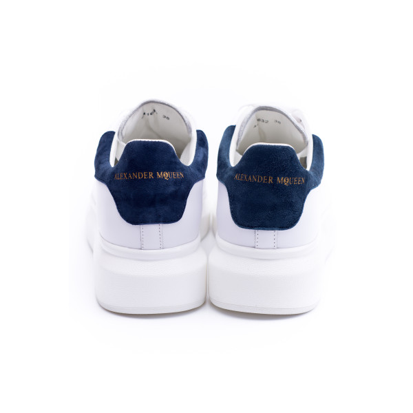 Alexander Mcqueen, Oversized Woman Sneaker, White/Dark Blue