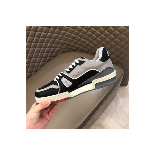 Louis Vuitton, Men's Sneaker, Grey
