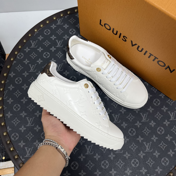 Louis Vuitton, Women's Sneaker, White, Size 40
