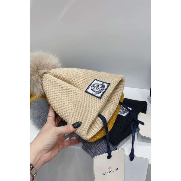 Moncler, Women's Beanie, Beige