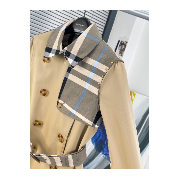 Burberry, Women's Trench Coat, Beige
