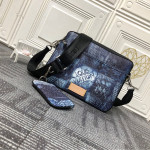 Louis Vuitton, Meesenger, Unisex Bag, Navy