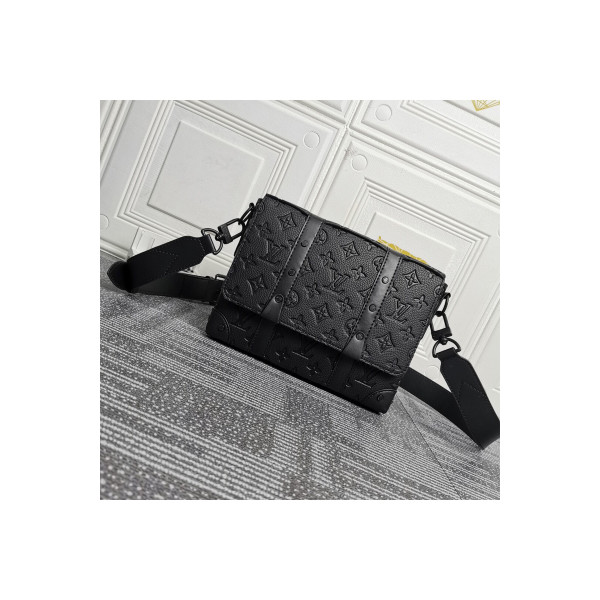 Louis Vuitton, Unisex Bag, Black