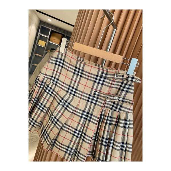 Burberry, Women's Skirt, Camel