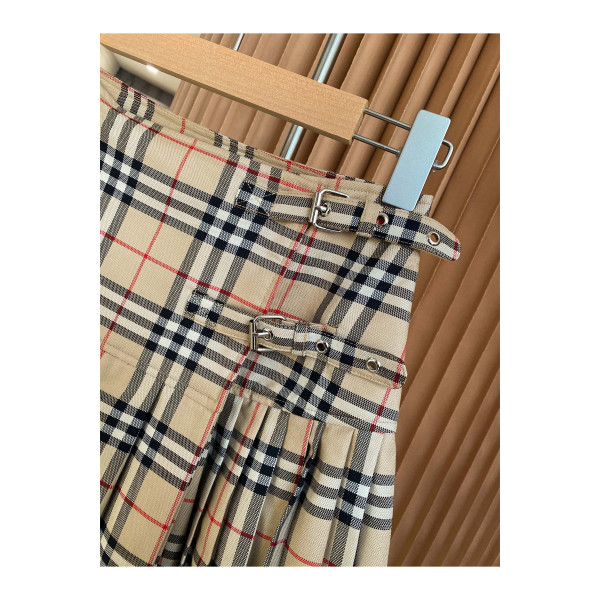 Burberry, Women's Skirt, Camel
