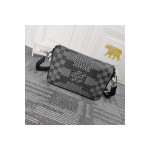 Louis Vuitton, Men's Bag, Black